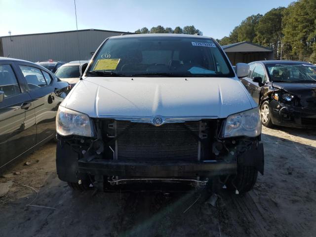 Photo 4 VIN: 2A4RR5D17AR347940 - CHRYSLER TOWN & COU 