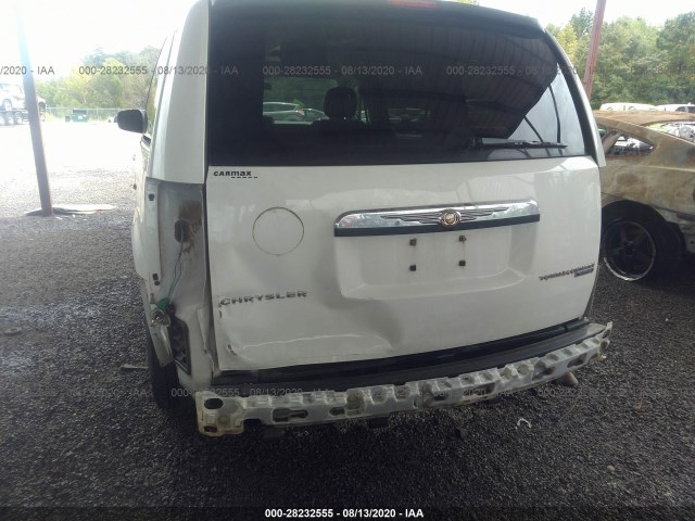 Photo 5 VIN: 2A4RR5D17AR359313 - CHRYSLER TOWN & COUNTRY 