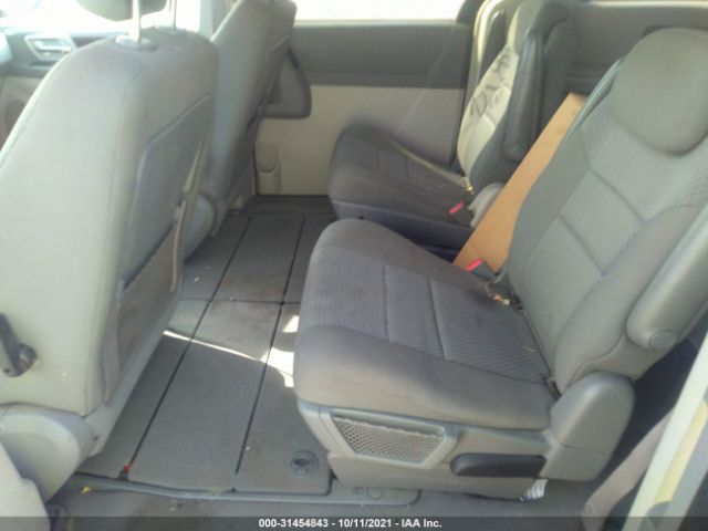 Photo 7 VIN: 2A4RR5D17AR414147 - CHRYSLER TOWN & COUNTRY 