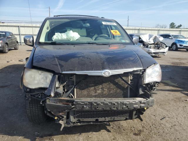 Photo 4 VIN: 2A4RR5D17AR415394 - CHRYSLER TOWN & COU 