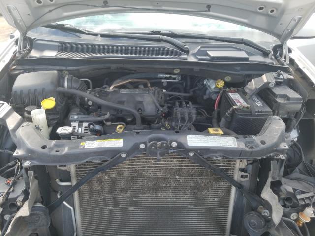 Photo 6 VIN: 2A4RR5D17AR421471 - CHRYSLER TOWN & COU 