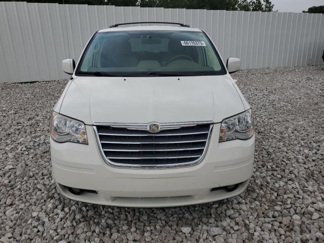 Photo 4 VIN: 2A4RR5D17AR422605 - CHRYSLER TOWN & COU 