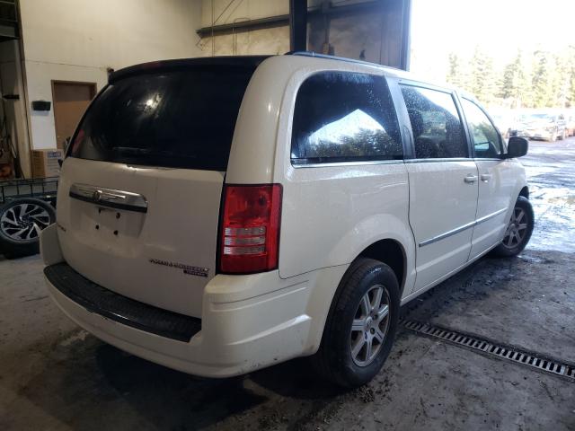 Photo 3 VIN: 2A4RR5D17AR432308 - CHRYSLER TOWN & COU 