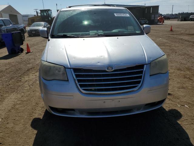 Photo 4 VIN: 2A4RR5D17AR451263 - CHRYSLER TOWN & COU 