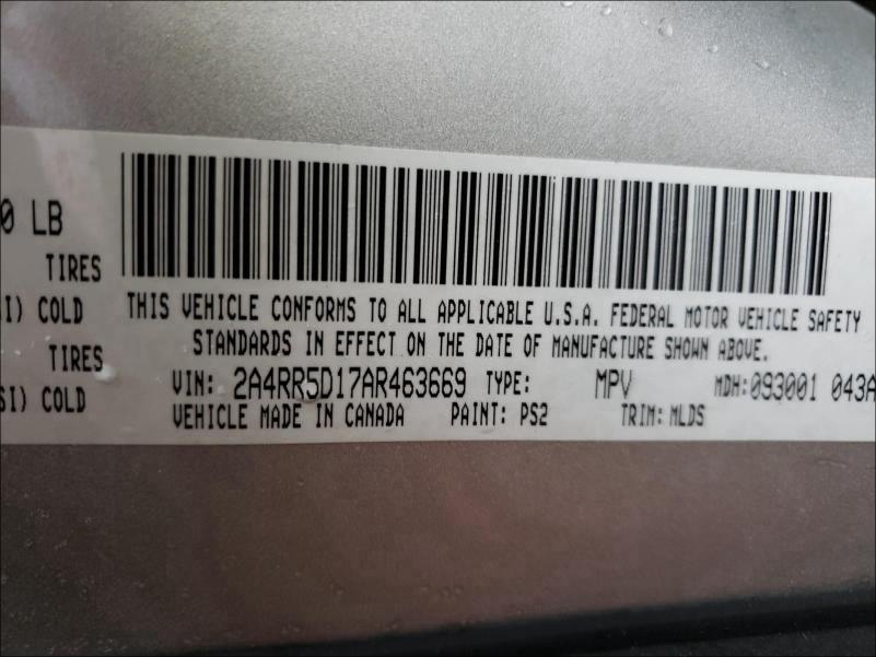 Photo 9 VIN: 2A4RR5D17AR463669 - CHRYSLER TOWN & COU 