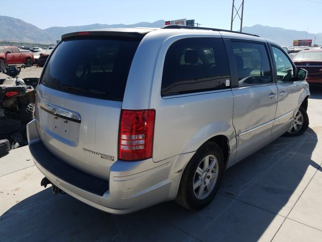 Photo 3 VIN: 2A4RR5D17AR492007 - CHRYSLER TOWN & COU 