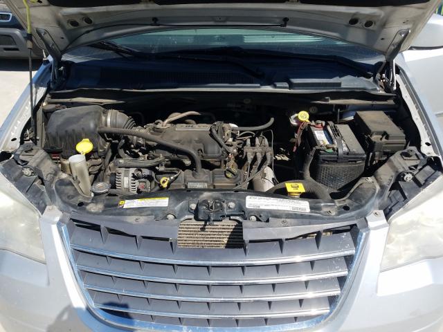 Photo 6 VIN: 2A4RR5D17AR492007 - CHRYSLER TOWN & COU 