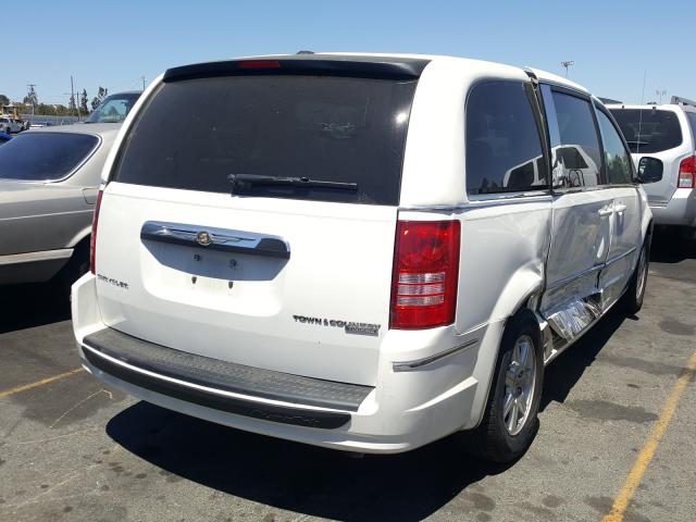 Photo 3 VIN: 2A4RR5D17AR493724 - CHRYSLER TOWN & COU 