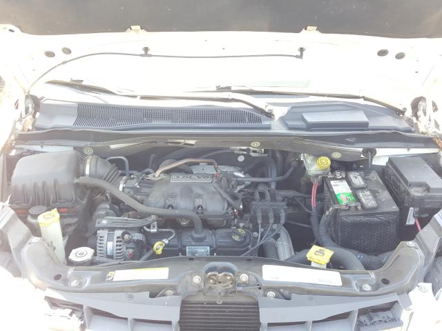 Photo 6 VIN: 2A4RR5D17AR493724 - CHRYSLER TOWN & COU 