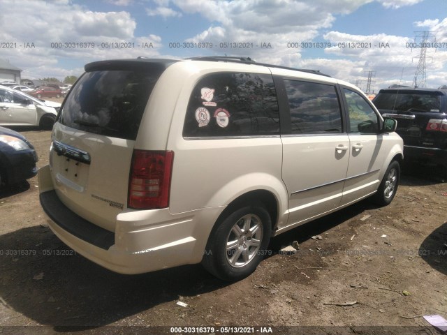 Photo 3 VIN: 2A4RR5D17AR501823 - CHRYSLER TOWN & COUNTRY 