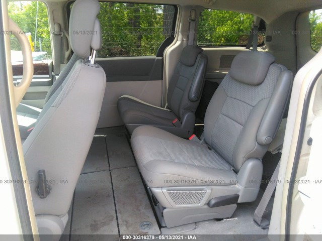 Photo 7 VIN: 2A4RR5D17AR501823 - CHRYSLER TOWN & COUNTRY 