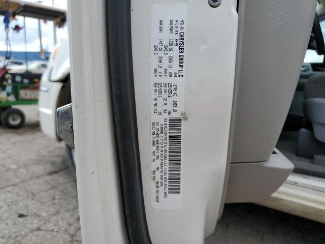 Photo 12 VIN: 2A4RR5D18AR104914 - CHRYSLER TOWN & COU 