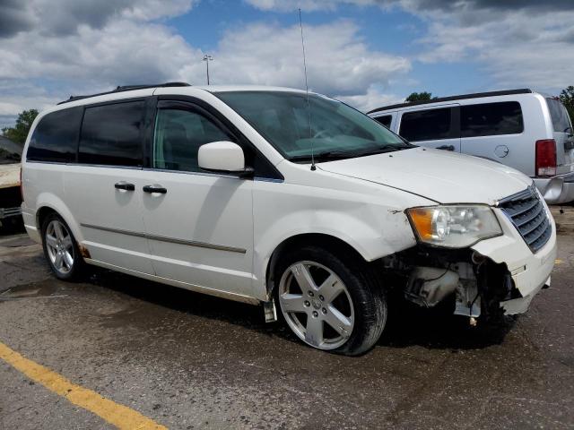 Photo 3 VIN: 2A4RR5D18AR104914 - CHRYSLER TOWN & COU 