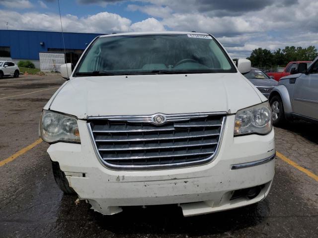 Photo 4 VIN: 2A4RR5D18AR104914 - CHRYSLER TOWN & COU 