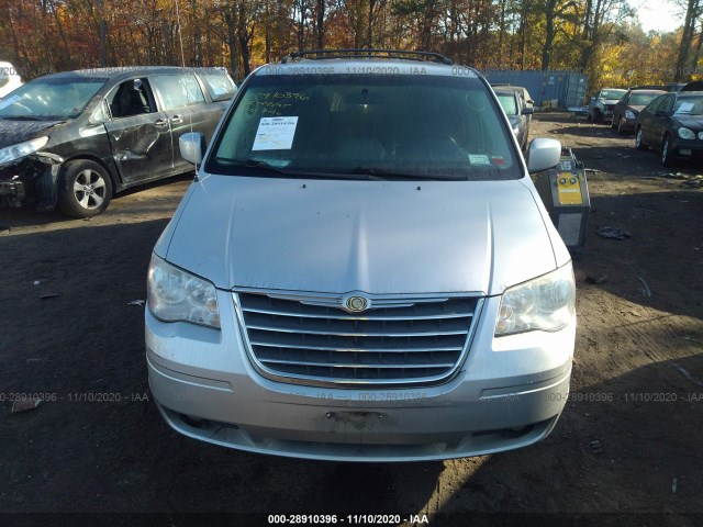 Photo 5 VIN: 2A4RR5D18AR108638 - CHRYSLER TOWN & COUNTRY 