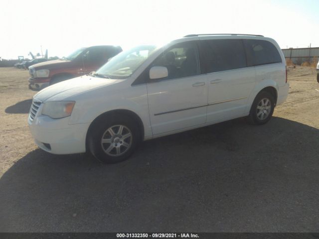 Photo 1 VIN: 2A4RR5D18AR132082 - CHRYSLER TOWN & COUNTRY 