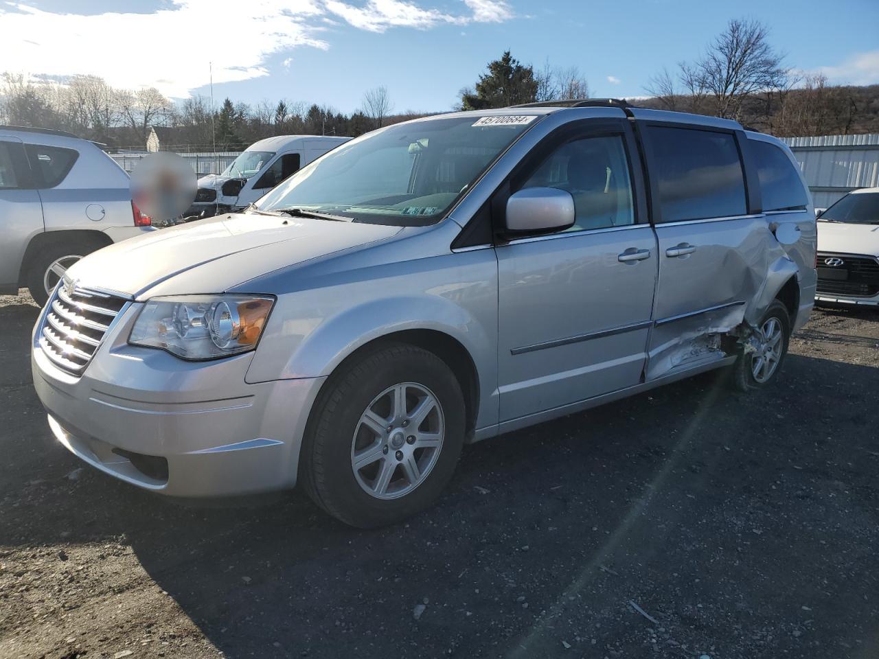 Photo 0 VIN: 2A4RR5D18AR132308 - CHRYSLER TOWN & COUNTRY 