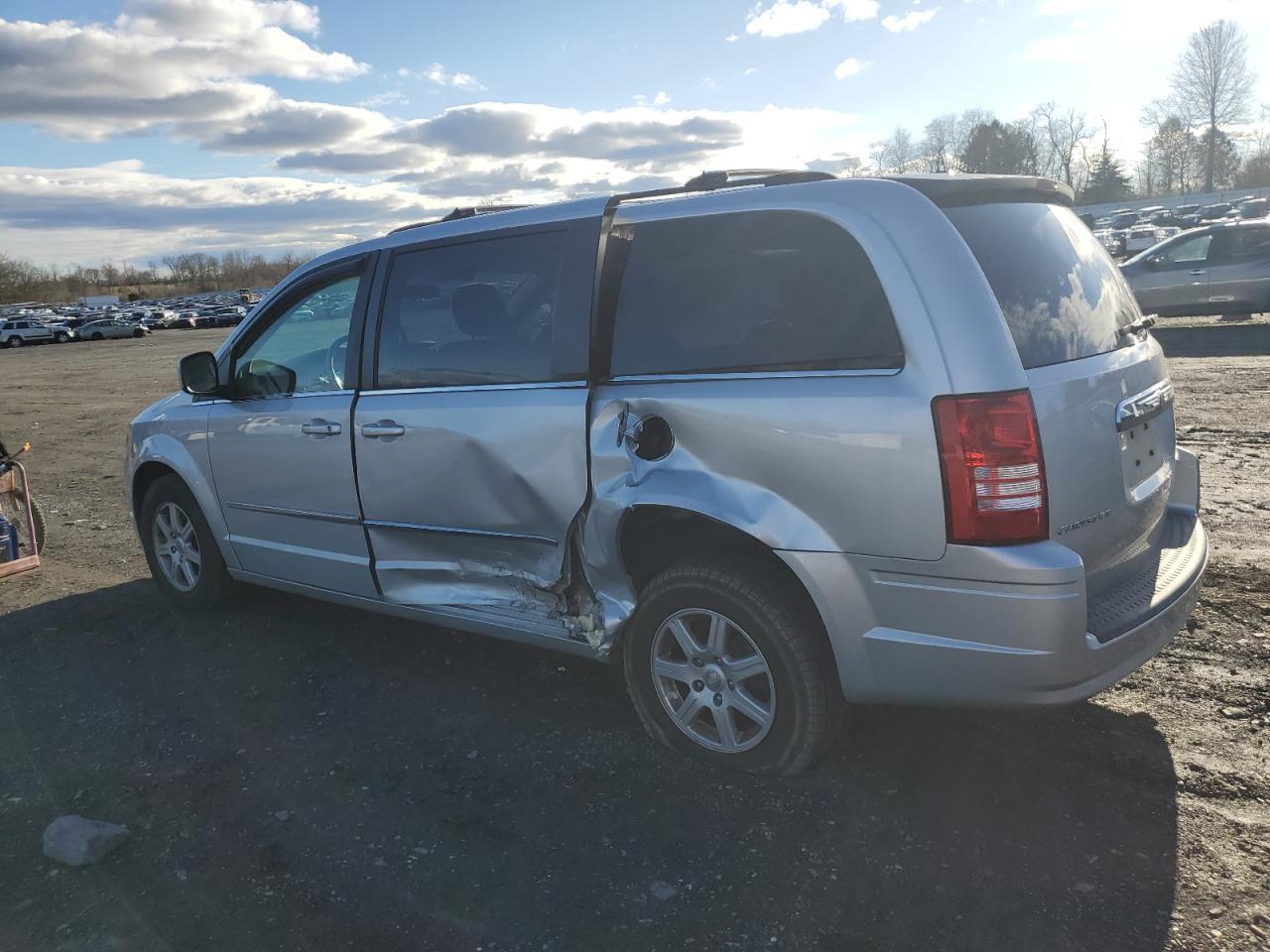 Photo 1 VIN: 2A4RR5D18AR132308 - CHRYSLER TOWN & COUNTRY 