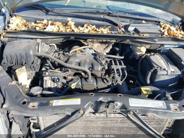 Photo 9 VIN: 2A4RR5D18AR140909 - CHRYSLER TOWN & COUNTRY 