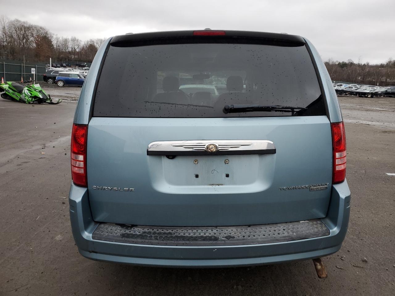 Photo 5 VIN: 2A4RR5D18AR167995 - CHRYSLER TOWN & COUNTRY 