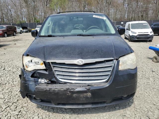 Photo 4 VIN: 2A4RR5D18AR200946 - CHRYSLER TOWN & COU 