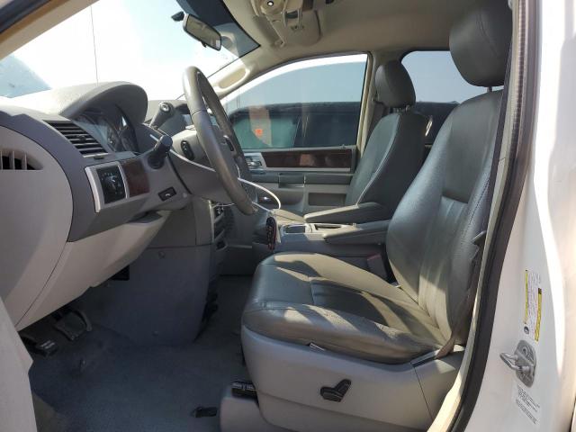 Photo 6 VIN: 2A4RR5D18AR206679 - CHRYSLER TOWN & COU 