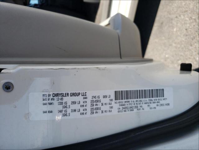 Photo 9 VIN: 2A4RR5D18AR213938 - CHRYSLER TOWN &AMP COU 