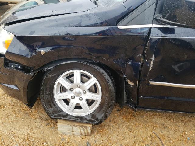 Photo 8 VIN: 2A4RR5D18AR226589 - CHRYSLER TOWN &AMP COU 