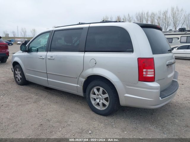 Photo 2 VIN: 2A4RR5D18AR228892 - CHRYSLER TOWN & COUNTRY 