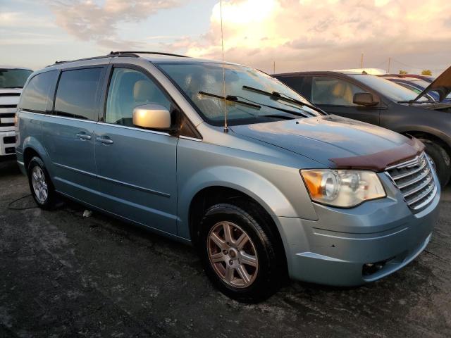 Photo 3 VIN: 2A4RR5D18AR241464 - CHRYSLER TOWN & COU 