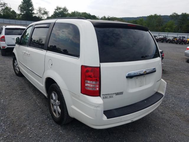 Photo 2 VIN: 2A4RR5D18AR262444 - CHRYSLER TOWN & COU 