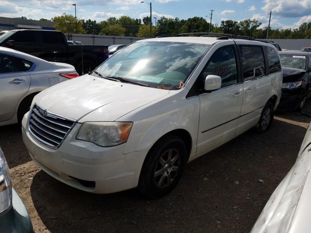 Photo 1 VIN: 2A4RR5D18AR271404 - CHRYSLER TOWN & COU 