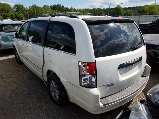 Photo 2 VIN: 2A4RR5D18AR271404 - CHRYSLER TOWN & COU 