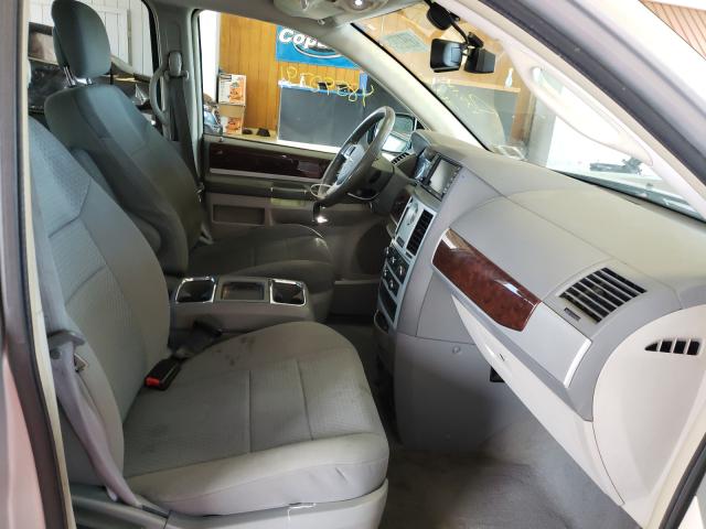 Photo 4 VIN: 2A4RR5D18AR366447 - CHRYSLER TOWN &AMP COU 