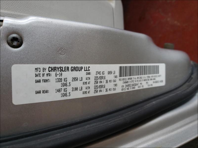 Photo 9 VIN: 2A4RR5D18AR366447 - CHRYSLER TOWN &AMP COU 