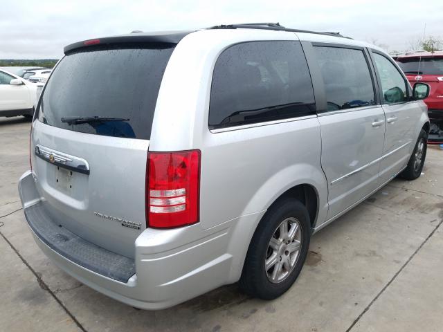 Photo 3 VIN: 2A4RR5D18AR432463 - CHRYSLER TOWN & COU 