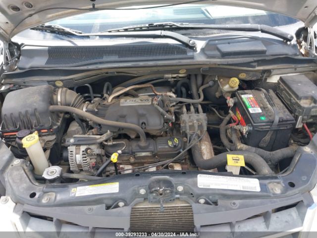 Photo 9 VIN: 2A4RR5D18AR450784 - CHRYSLER TOWN & COUNTRY 