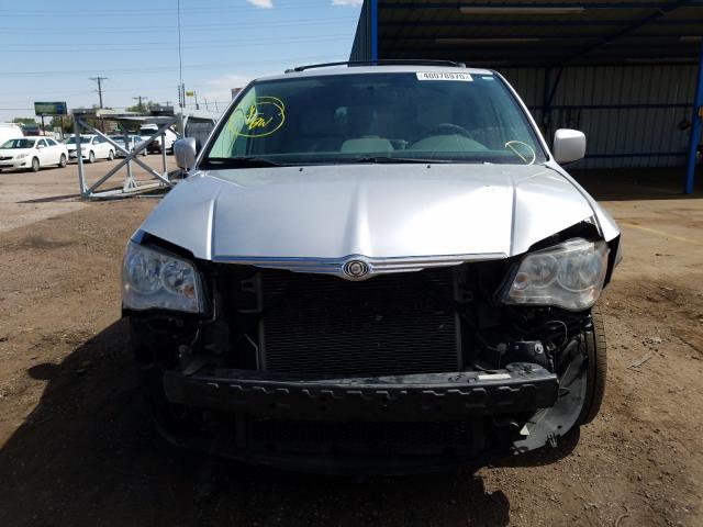 Photo 8 VIN: 2A4RR5D18AR451482 - CHRYSLER TOWN & COU 