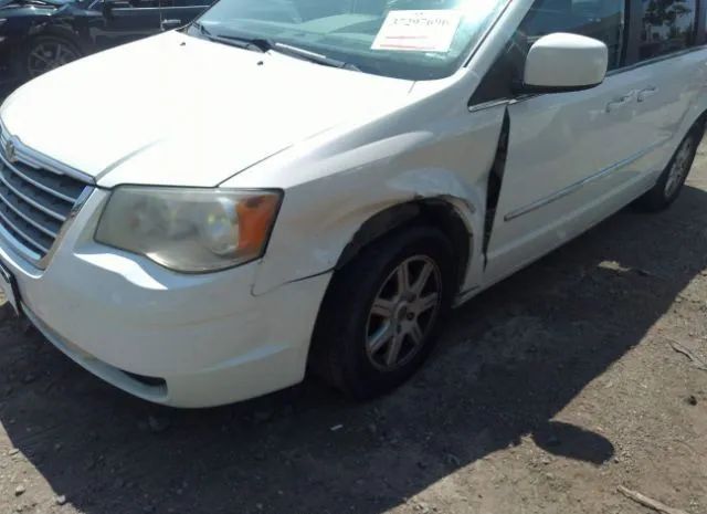 Photo 5 VIN: 2A4RR5D18AR463468 - CHRYSLER TOWN & COUNTRY 