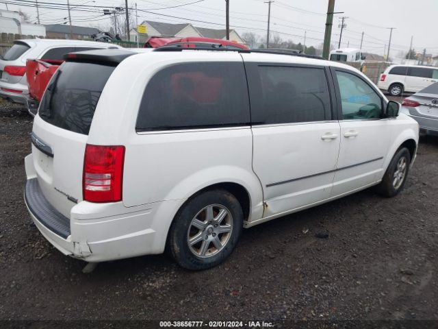 Photo 3 VIN: 2A4RR5D18AR463891 - CHRYSLER TOWN & COUNTRY 