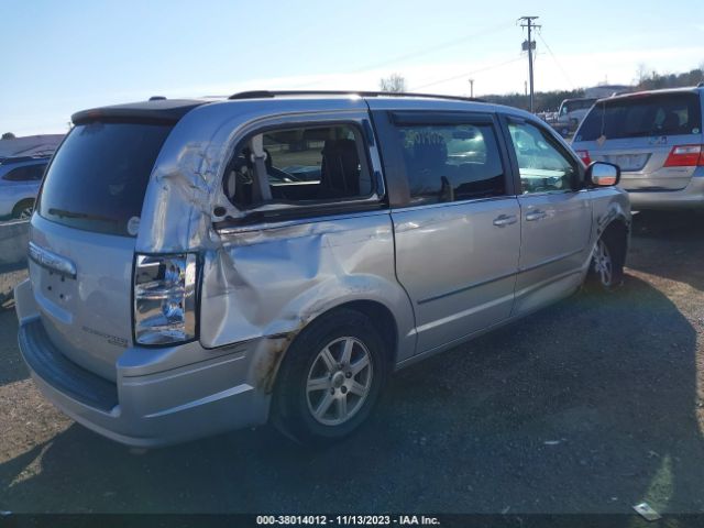 Photo 3 VIN: 2A4RR5D18AR492548 - CHRYSLER TOWN & COUNTRY 