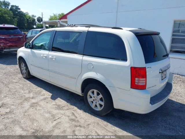 Photo 2 VIN: 2A4RR5D18AR493344 - CHRYSLER TOWN & COUNTRY 