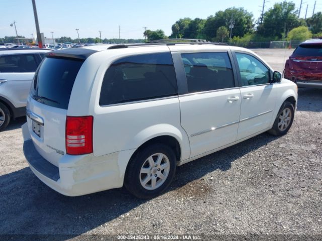 Photo 3 VIN: 2A4RR5D18AR493344 - CHRYSLER TOWN & COUNTRY 