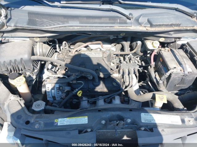 Photo 9 VIN: 2A4RR5D18AR493344 - CHRYSLER TOWN & COUNTRY 