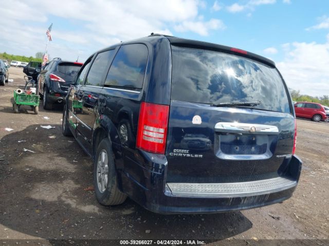 Photo 2 VIN: 2A4RR5D19AR188337 - CHRYSLER TOWN & COUNTRY 