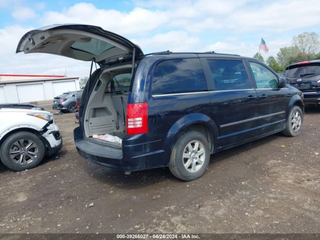 Photo 3 VIN: 2A4RR5D19AR188337 - CHRYSLER TOWN & COUNTRY 