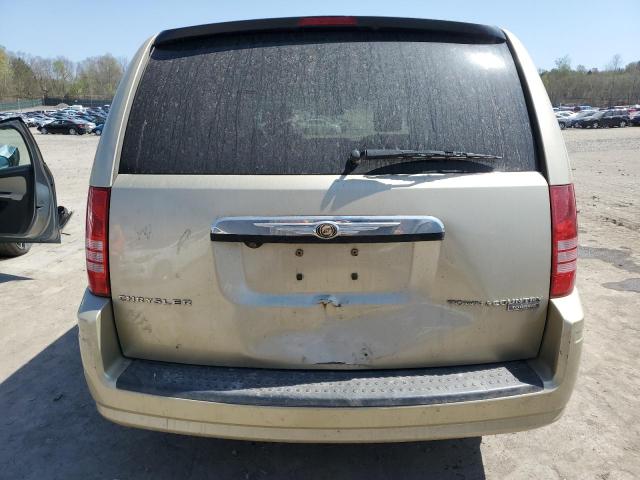 Photo 5 VIN: 2A4RR5D19AR217853 - CHRYSLER TOWN & COU 