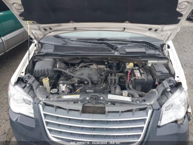 Photo 9 VIN: 2A4RR5D19AR249881 - CHRYSLER TOWN & COUNTRY 