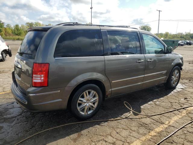 Photo 2 VIN: 2A4RR5D19AR273761 - CHRYSLER TOWN & COU 