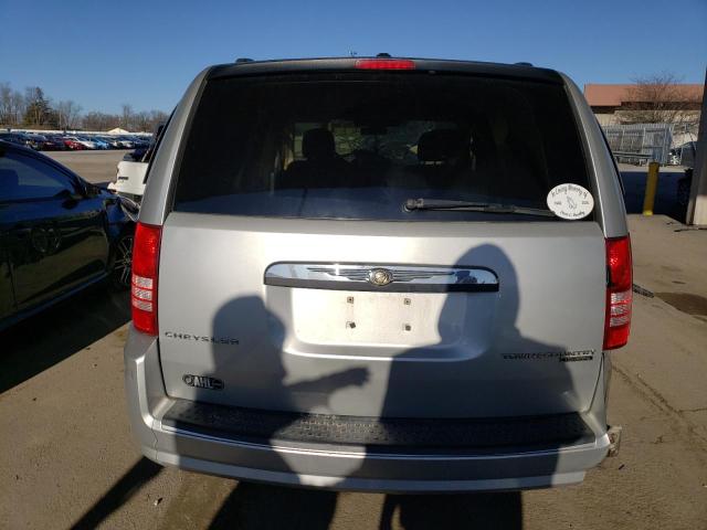 Photo 5 VIN: 2A4RR5D19AR288826 - CHRYSLER TOWN & COU 